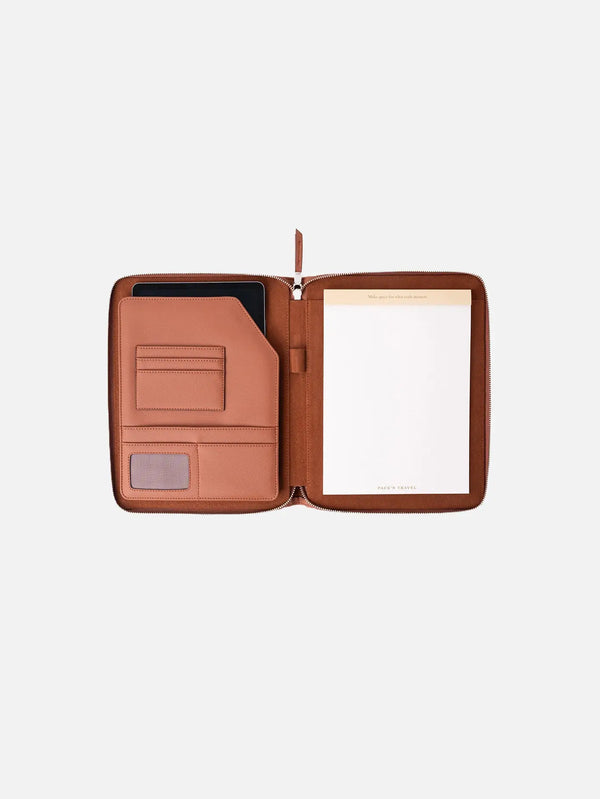 PACK'N TRA iPad Kılıfı – Terrakota, açık halde, iç bölmeler ve kartlık detayları