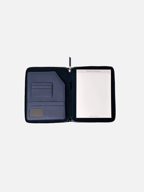 PACK'N TRA iPad Kılıfı – lacivert, açık halde, iç bölmeler ve kartlıklar görülüyor