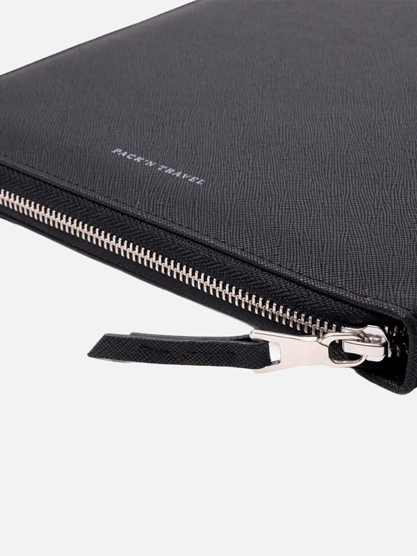 PACK'N TRA iPad Kılıfı – siyah, yakın çekim; dokulu yüzey ve fermuar detayları