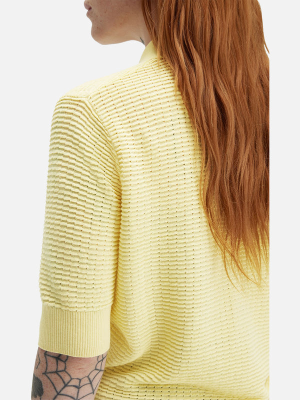 FRED PERRY - T-SHIRT - Textured Knit Polo Shirt - Champion's Gold - shopi go'da!.