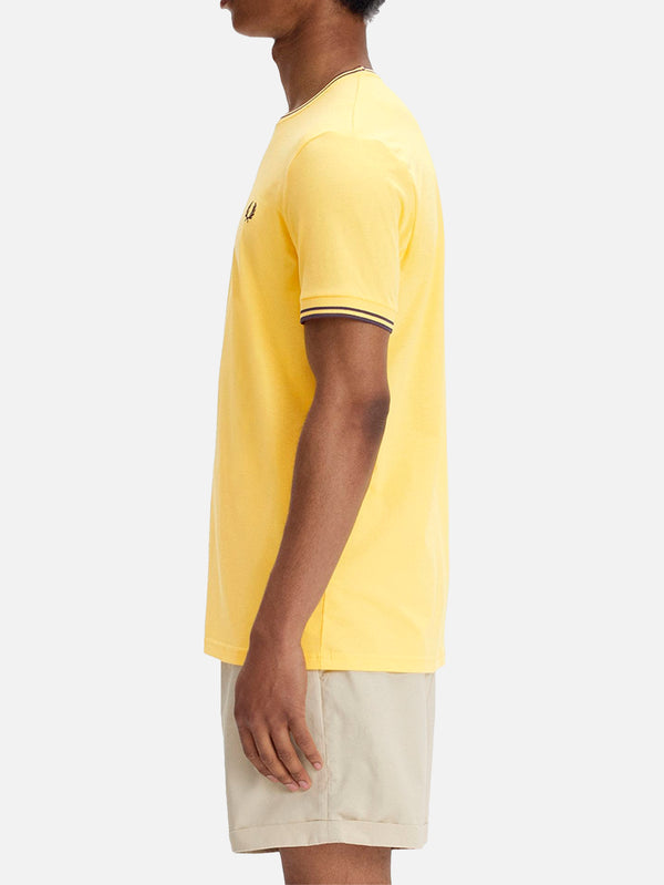 FRED PERRY - T-SHIRT - Twin Tipped T-Shirt - Lemon Barley/Tennis Blue - shopi go'da!.