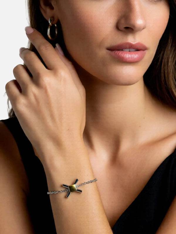 X STUDIO The X Bracelet - Gold/Silver – bilezik, zincirli, yakından görünüm