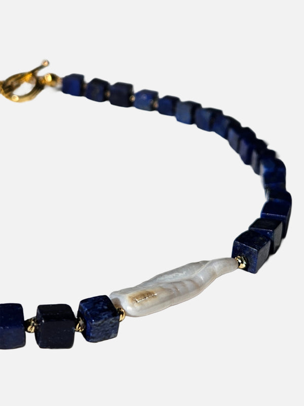 L'ATELIER DES PERLES - KOLYE - Calais Marine Necklace Lapis Lazuli Doğal Taşlı Barok İncili Kolye - shopi go'da!.
