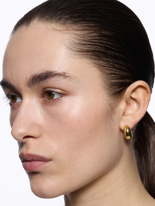 MARIA BLACK - KÜPE - Tryvann Pillow Earring - Gold - shopi go'da!.
