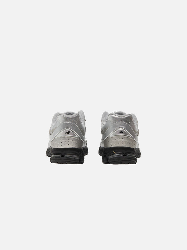 NEW BALANCE - SNEAKER - 2002R 
