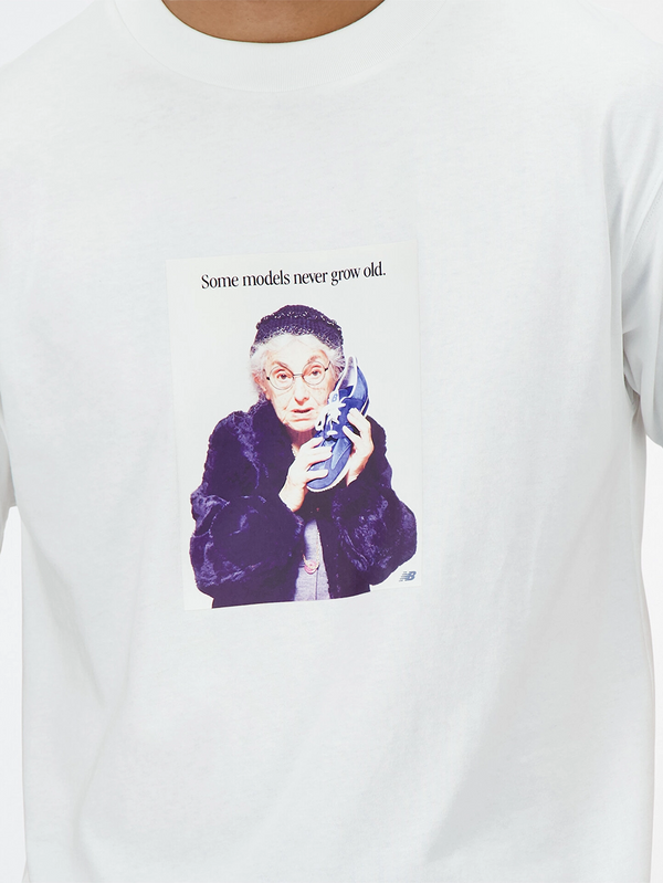 NEW BALANCE - T-SHIRT - NB Athletics Models Never Age Relaxed Tee 