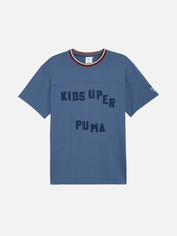 PUMA - T-SHIRT - PUMA x KIDSUPER Graphic Tee - Dark Indigo - shopi go'da!.