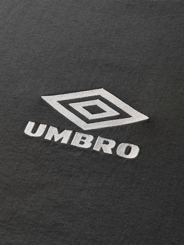 UMBRO - T-SHIRT - Og Logo T-Shirt - Dark Grey - shopi go'da!.